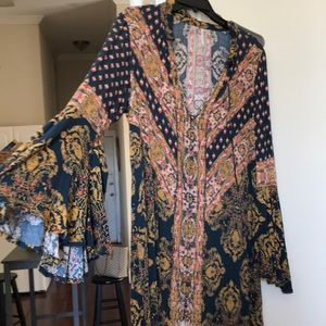 Bell sleeve tunic top